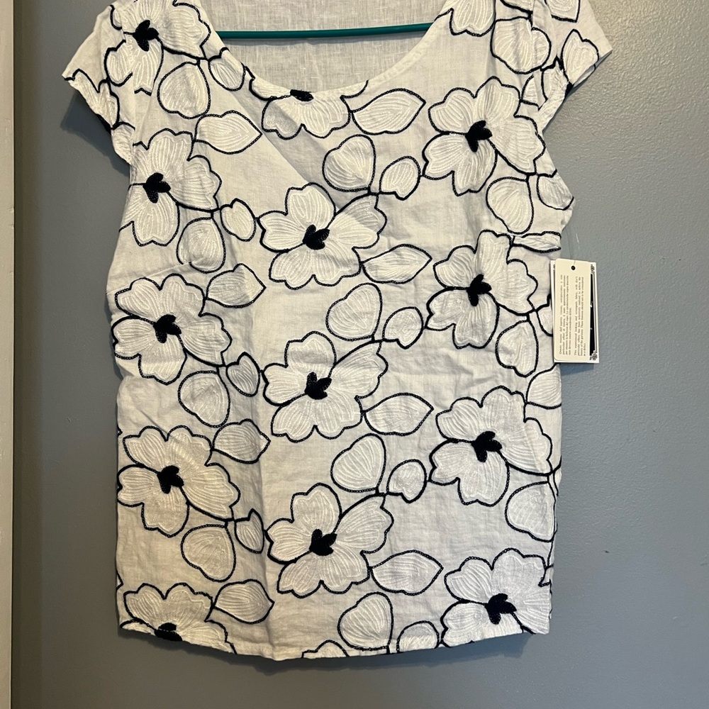 Floral Print Women's Top - Black and White